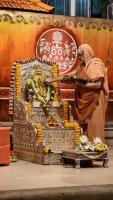 Shri Devi Pujana by HH Swamiji; Picture courtesy Shri Jaikishan Kandlur
