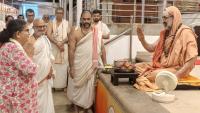 Teertha Vitarana; Picture Courtesy Shri Jaikishan Kandlur