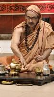 Shri Shiva Pujana by HH Swamiji; Picture Courtesy Shri Jaikishan Kandlur 