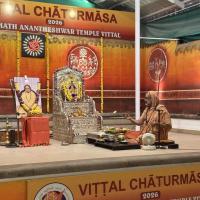 Shri Shiva Pujana by HH Swamiji; Picture Courtesy Shri Jaikishan Kandlur