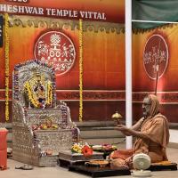 Shri Shiva Pujana by HH Swamiji; Picture Courtesy Shri Jaikishan Kandlur