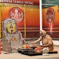 Shri Shiva Pujana by HH Swamiji; Picture Courtesy Shri Jaikishan Kandlur