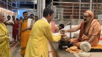 Teertha Vitarana; Picture Courtesy Shri Jaikishan Kandlur
