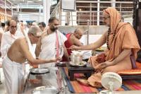 Teertha Vitarana; Picture Courtesy Shri Jaikishan Kandlur