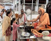 Teertha Vitarana; Picture Courtesy Shri Jaikishan Kandlur