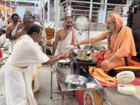 Teertha Vitarana; Picture Courtesy Shri Jaikishan Kandlur