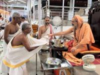 Teertha Vitarana; Picture Courtesy Shri Jaikishan Kandlur