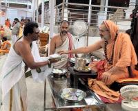 Teertha Vitarana; Picture Courtesy Shri Jaikishan Kandlur