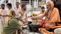 Teertha Vitarana; Picture Courtesy Shri Jaikishan Kandlur