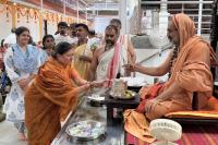 Teertha Vitarana; Picture Courtesy Shri Jaikishan Kandlur