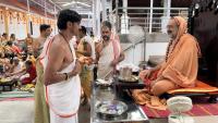 Teertha Vitarana; Picture Courtesy Shri Jaikishan Kandlur