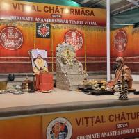 Shri Shiva Pujana by HH Swamiji. Picture Courtesy Shri Jaikishan Kandlur