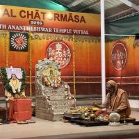 Shri Shiva Pujana by HH Swamiji. Picture Courtesy Shri Jaikishan Kandlur