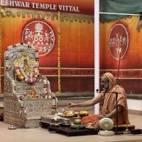 Shri Shiva Pujana by HH Swamiji. Picture Courtesy Shri Jaikishan Kandlur