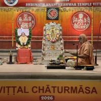 Shri Shiva Pujana by HH Swamiji. Picture Courtesy Shri Jaikishan Kandlur
