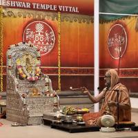 Shri Shiva Pujana by HH Swamiji. Picture Courtesy Shri Jaikishan Kandlur