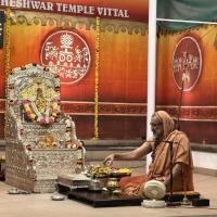 Shri Shiva Pujana by HH Swamiji. Picture Courtesy Shri Jaikishan Kandlur