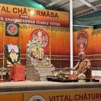 Shri Shiva Pujana by HH Swamiji. Picture Courtesy Shri Jaikishan Kandlur