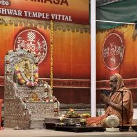 Shri Shiva Pujana by HH Swamiji. Picture Courtesy Shri Jaikishan Kandlur