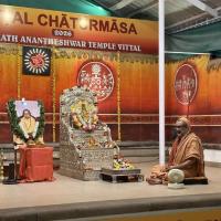 Shri Shiva Pujana by HH Swamiji. Picture Courtesy Shri Jaikishan Kandlur