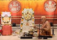 Shri Shiva Pujana by HH Swamiji; Picture courtesy Shri Jaikishan Kandlur