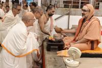 Teertha Vitarana; Picture courtesy Shri Jaikishan Kandlur