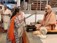 Teertha Vitarana; Picture courtesy Shri Jaikishan Kandlur