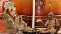 Shri Devi Pujana by HH Swamiji; Picture Courtesy Shri Jaikishan Kandlur