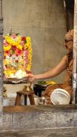 Aarati at Shri Mahaganapati Sannidhih by HH Swamiji; Picture Courtesy Shri Jaikishan Kandlur