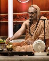 Shri Shiva Pujana by HH Swamiji; Picture Courtesy Shri Jaikishan Kandlur