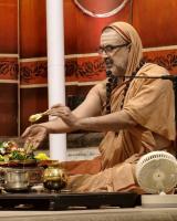 Shri Shiva Pujana by HH Swamiji; Picture Courtesy Shri Jaikishan Kandlur