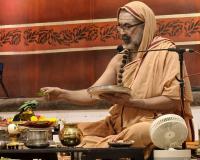 Shri Shiva Pujana by HH Swamiji; Picture Courtesy Shri Jaikishan Kandlur