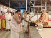 Teertha Vitarana; Picture Courtesy Shri Jaikishan Kandlur