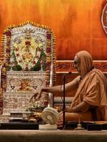 Shri Shiva Pujana by HHS wamiji; Picture Courtesy Shri Jaikishan Kandlur