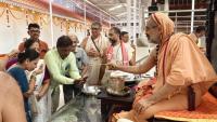 Teertha Vitarana; Picture Courtesy Shri Jaikishan Kandlur