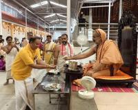 Teertha Vitarana; Picture Courtesy Shri Jaikishan Kandlur