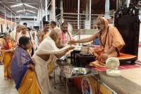 Teertha Vitarana; Picture Courtesy Shri Jaikishan Kandlur