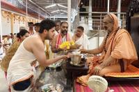 Teertha Vitarana; Picture Courtesy Shri Jaikishan Kandlur