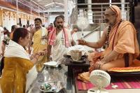 Teertha Vitarana; Picture Courtesy Shri Jaikishan Kandlur