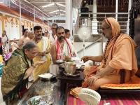 Teertha Vitarana; Picture Courtesy Shri Jaikishan Kandlur
