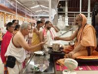 Teertha Vitarana; Picture Courtesy Shri Jaikishan Kandlur