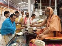 Teertha Vitarana; Picture Courtesy Shri Jaikishan Kandlur