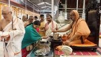 Teertha Vitarana; Picture Courtesy Shri Jaikishan Kandlur