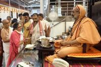 Teertha Vitarana; Picture Courtesy Shri Jaikishan Kandlur