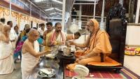 Teertha Vitarana; Picture Courtesy Shri Jaikishan Kandlur