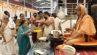 Teertha Vitarana; Picture Courtesy Shri Jaikishan Kandlur
