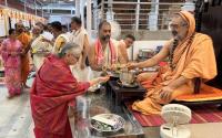 Teertha Vitarana; Picture Courtesy Shri Jaikishan Kandlur