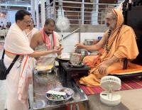 Teertha Vitarana; Picture Courtesy Shri Jaikishan Kandlur