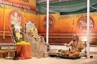 Shri Shiva Pujana by HH Swamiji; Picture Courtesy Shri Jaikishan Kandlur