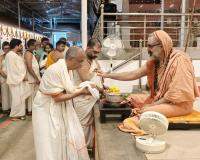 Teertha Vitarana; Picture Courtesy Shri Jaikishan Kandlur